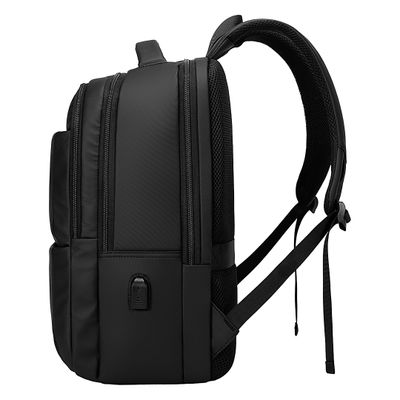 NIXON – Crna 4